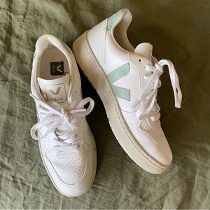 Veja V-10 white/matcha sneakers
